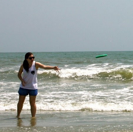 Elizabeth Watts Photo 49