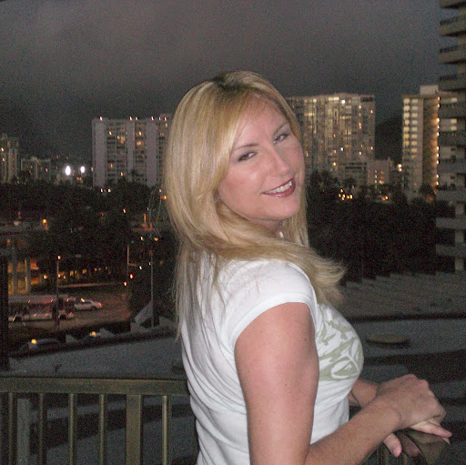 Leslie Hughes Photo 18