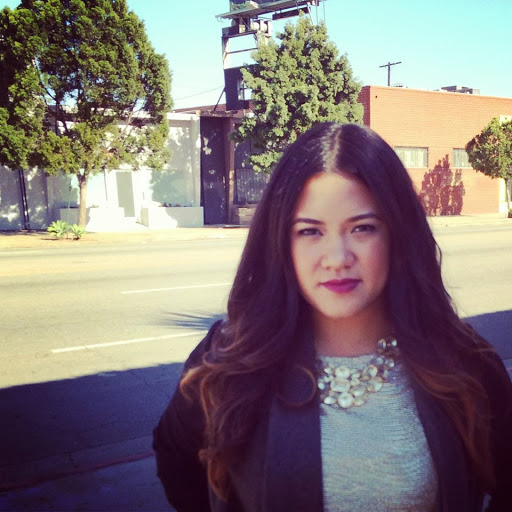 Julie Tran Photo 25