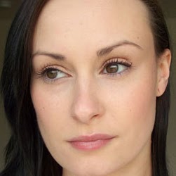 Laura Shirley Photo 32
