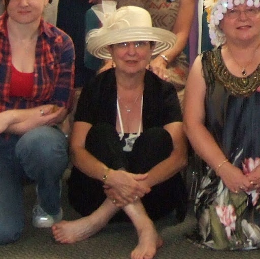 Linda Howe Photo 10