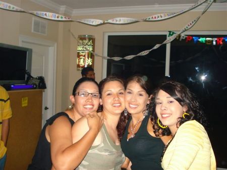 Donna Guzman Photo 29