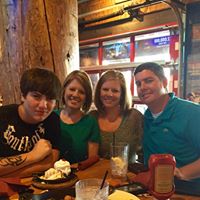 Gail Simmons Photo 34