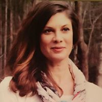 Holly Walsh Photo 10