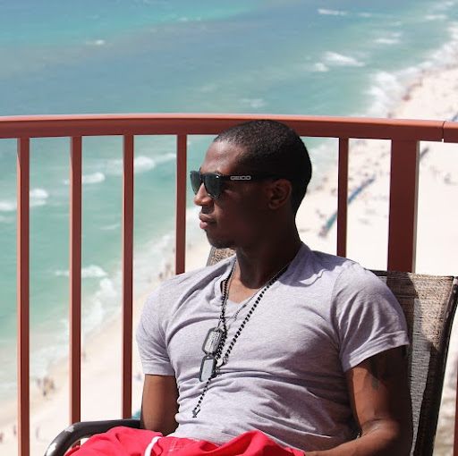 Travis Tyler Photo 31