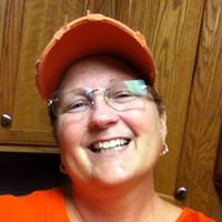Elizabeth Arnold Photo 60