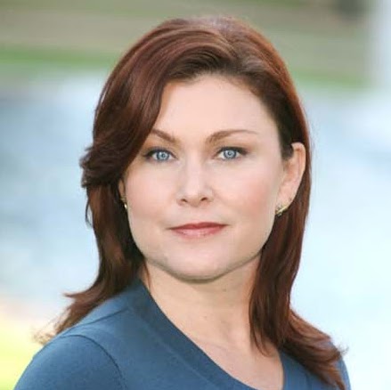 Angela Cummings Photo 15