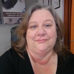 Candice Lloyd Photo 2