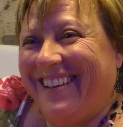 Loraine Roberts Photo 30