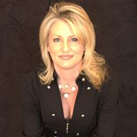 Shari Moretti Photo 10