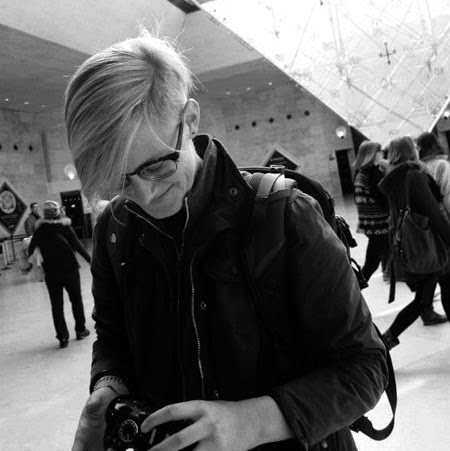Caroline Edwards Photo 10