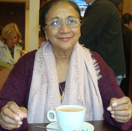 Helen Harrison Photo 26