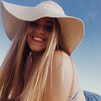 Caitlin Howell Photo 32