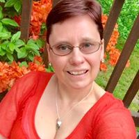 Rachel Collins Photo 30