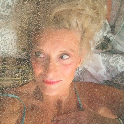 Candace Wood Photo 34