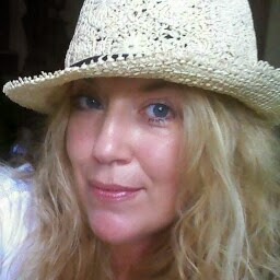 Amy Britt Photo 15