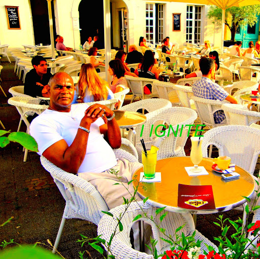 Eddie Hunt Photo 18