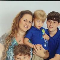 Lara Robertson Photo 31