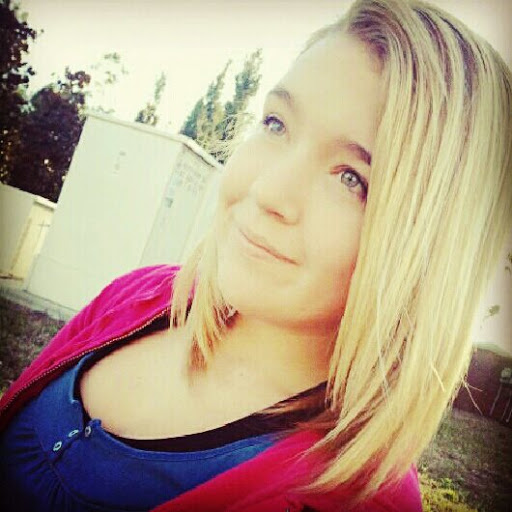 Haley Stratton Photo 16