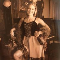 Leah Garrett Photo 32