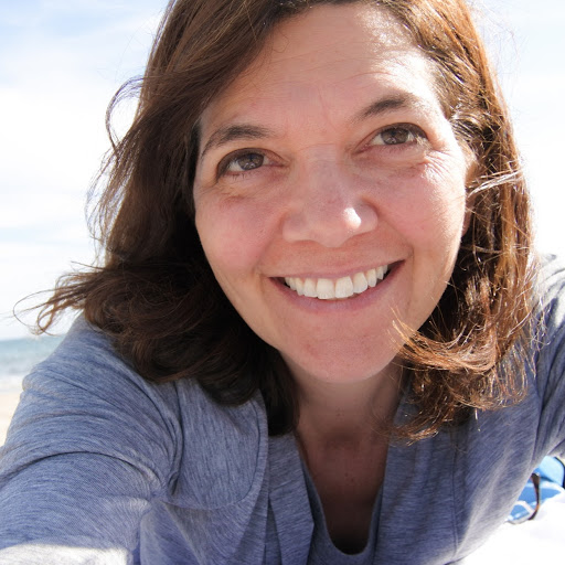 Leslie Collins Photo 23