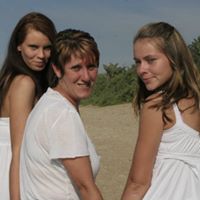 Julie Horton Photo 28