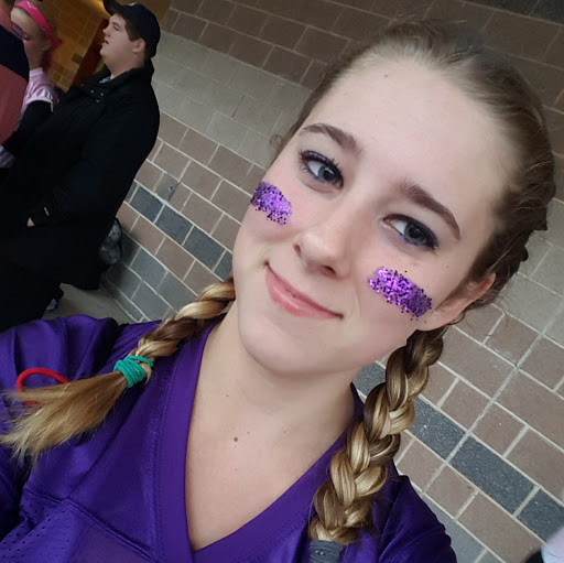 Cassandra Roberts Photo 17