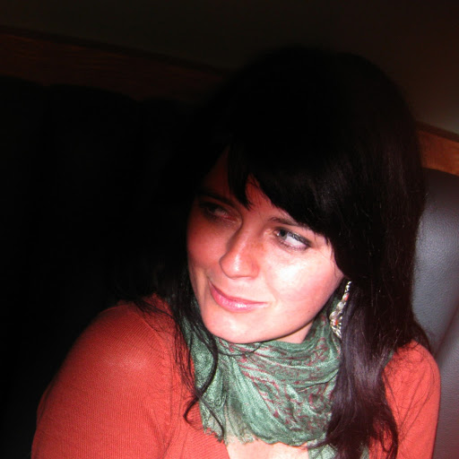 Amanda Lawrence Photo 20