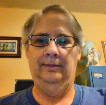 Theresa Holmes Photo 26