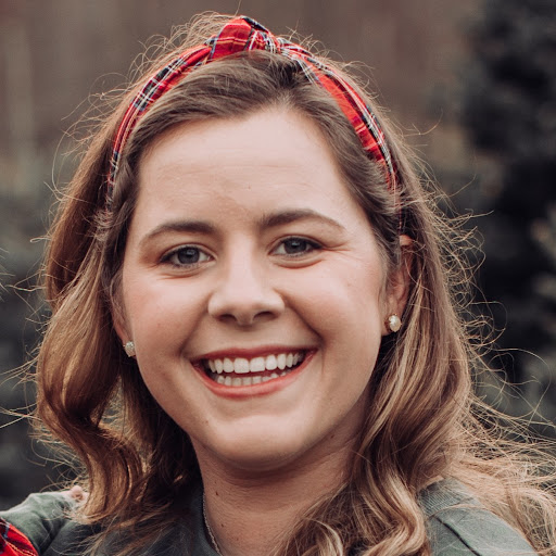 Caitlin Hall Photo 20