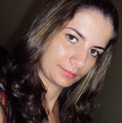Michelle Alvarenga Photo 18