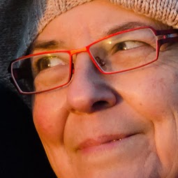 Rene Roberts Photo 14