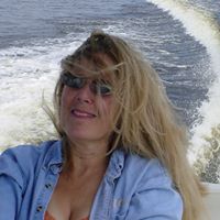 Roberta Lane Photo 33