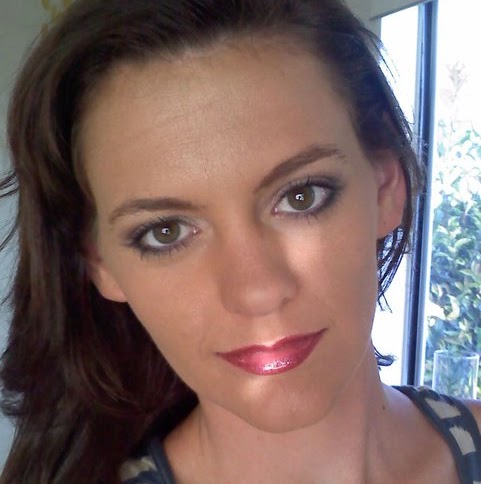 Stephanie Barnes Photo 19
