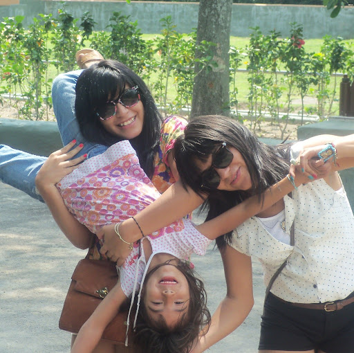 Diana Sandoval Photo 10