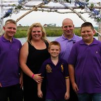 Sarah Downs Photo 24