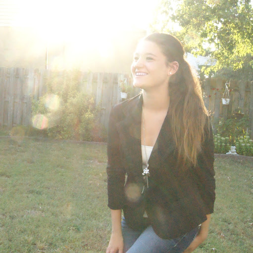 Elizabeth Connor Photo 24