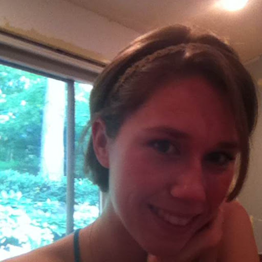 Lara Graham Photo 9