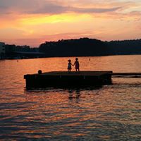 Allison Simmons Photo 15