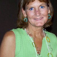 Julie Gates Photo 22