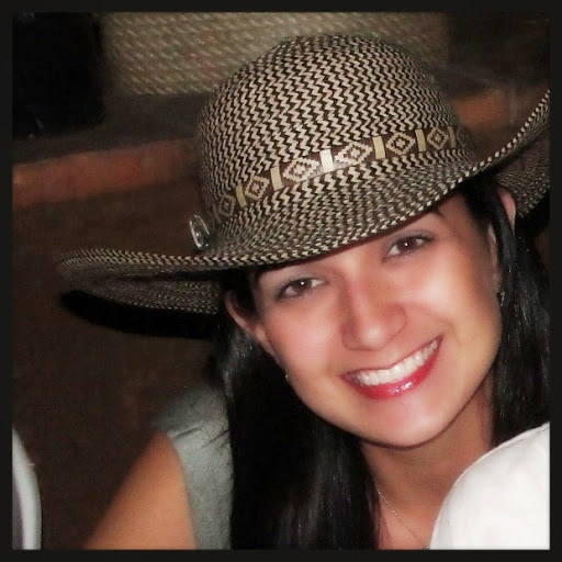 Karla Fuentes Photo 20