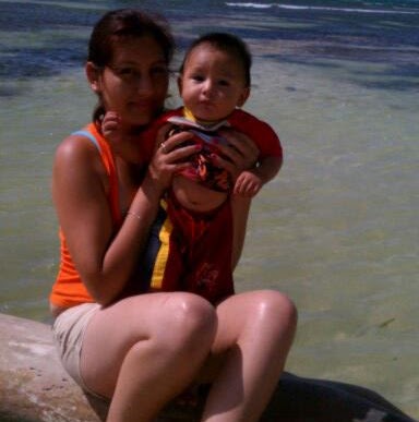 Elizabeth Segovia Photo 14