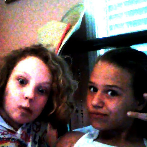 Lilly Robinson Photo 17