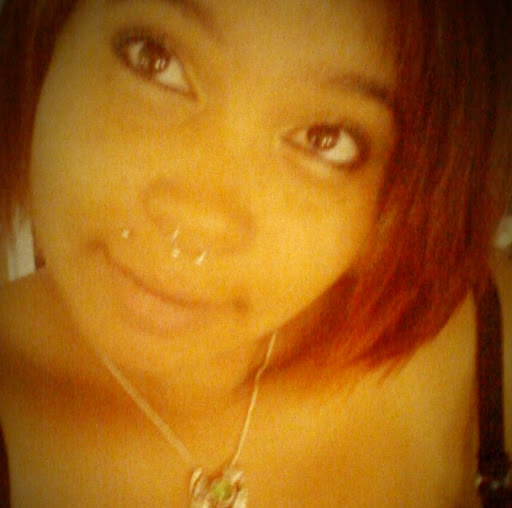 Sarah Warner Photo 8