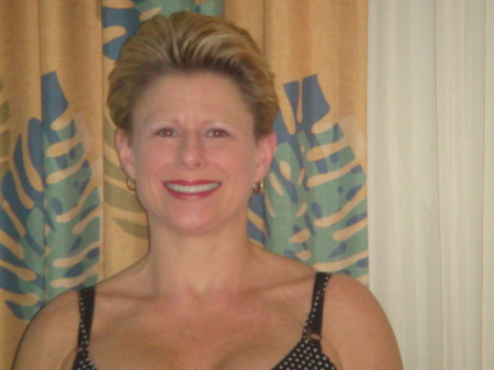 Elizabeth Brandon Photo 18