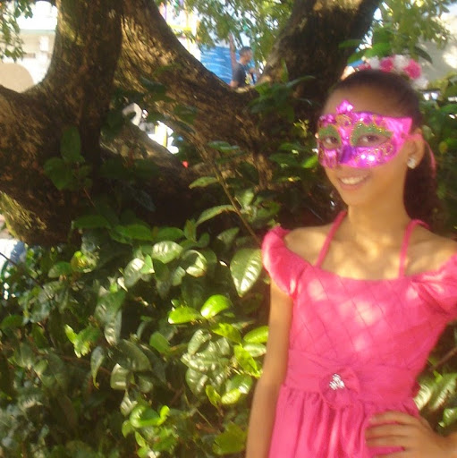 Carolyn Cruz Photo 21