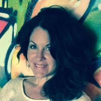 Julie Mcneill Photo 19