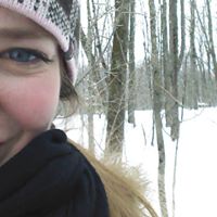 Julia Mooney Photo 19