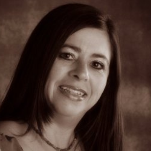 Kelly Carlton Photo 6
