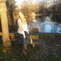 Stephanie Stamm Photo 20